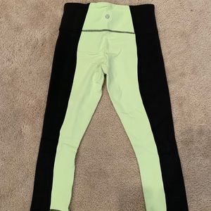 Lululemon Cropped Leggings - Size 4 Black & Lime